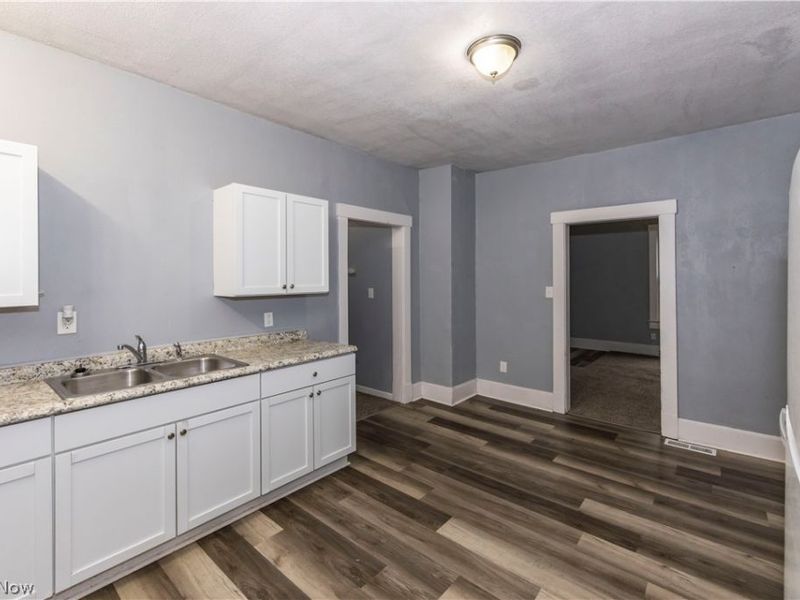 327 Schrock Place SW, Canton, OH 44647 Photo 12