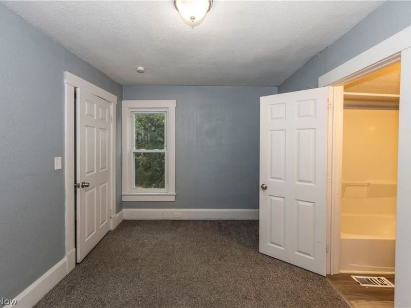 327 Schrock Place SW, Canton, OH 44647 Photo 17