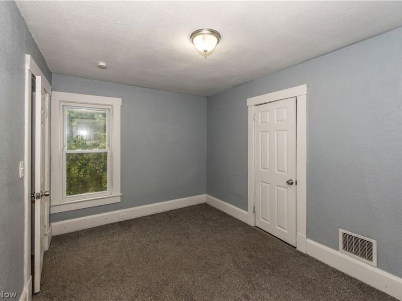 327 Schrock Place SW, Canton, OH 44647 Photo 20