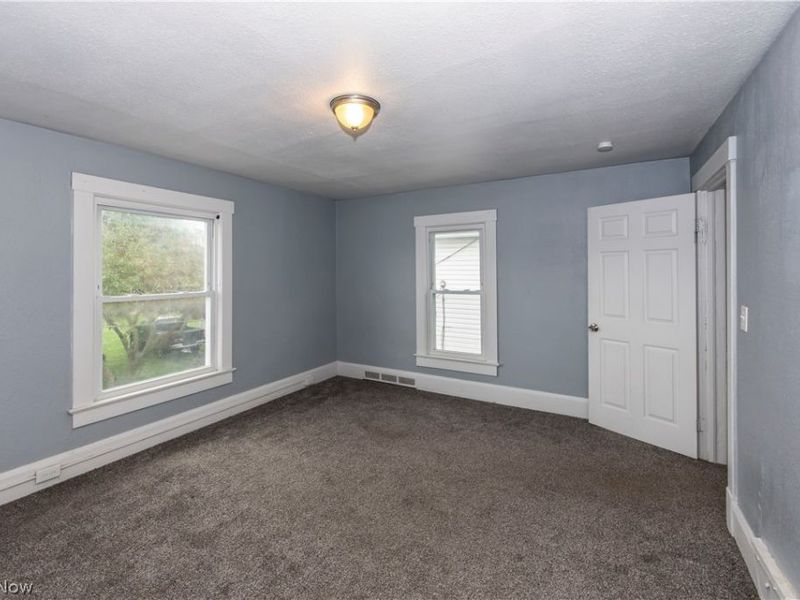 327 Schrock Place SW, Canton, OH 44647 Photo 24