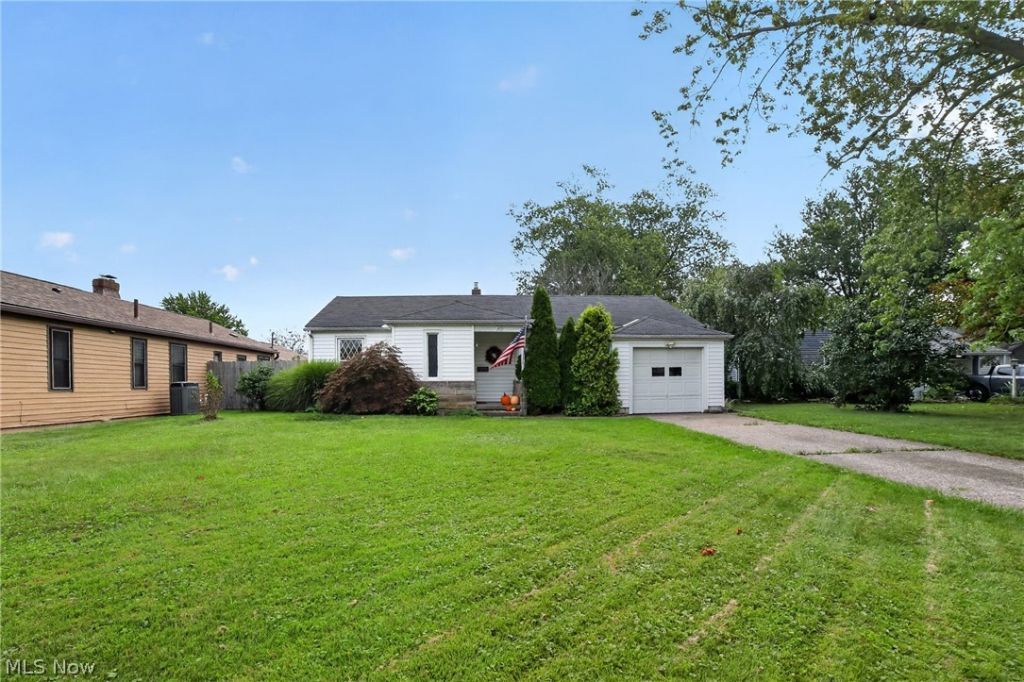 309 Hafely Drive, Lorain, OH 44052 Main Photo