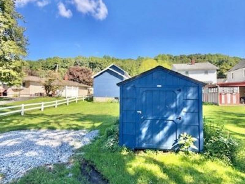 761 W Wood Street, Lowellville, OH 44436 Photo 5