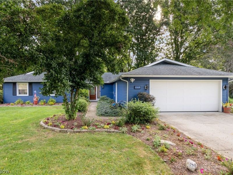 6169 Hickory Trail, North Ridgeville, OH 44039 Photo 2