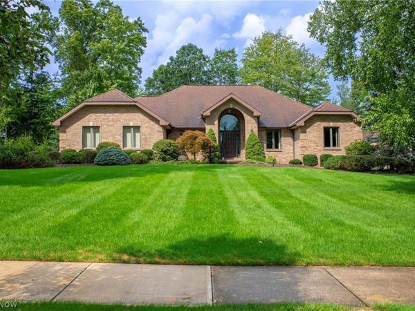 6986 Kingscote Park , Independence, OH 44131