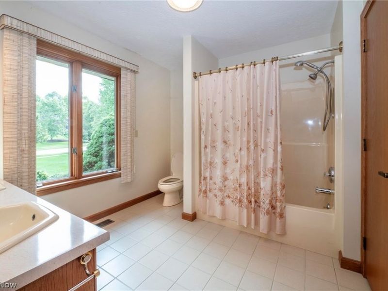 6986 Kingscote Park, Independence, OH 44131 Photo 26