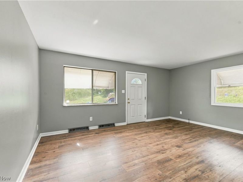 306 E State Street, Barberton, OH 44203 Photo 13