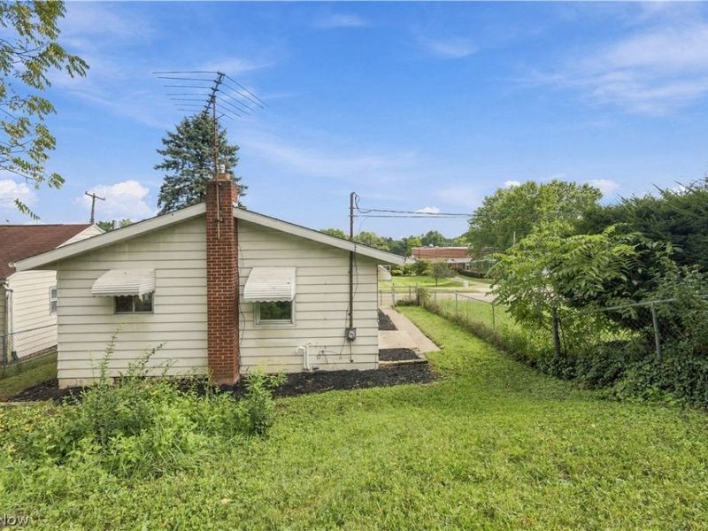 306 E State Street, Barberton, OH 44203 Photo 8