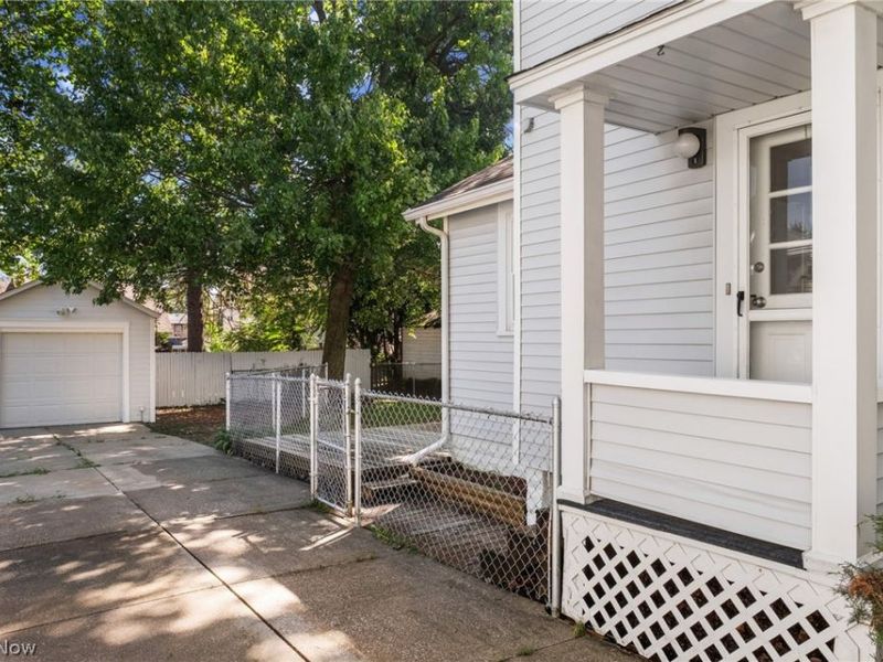 509 Tompkins Avenue, Akron, OH 44305 Photo 3