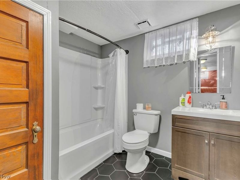 3396 W 151st Street, Cleveland, OH 44111 Photo 27
