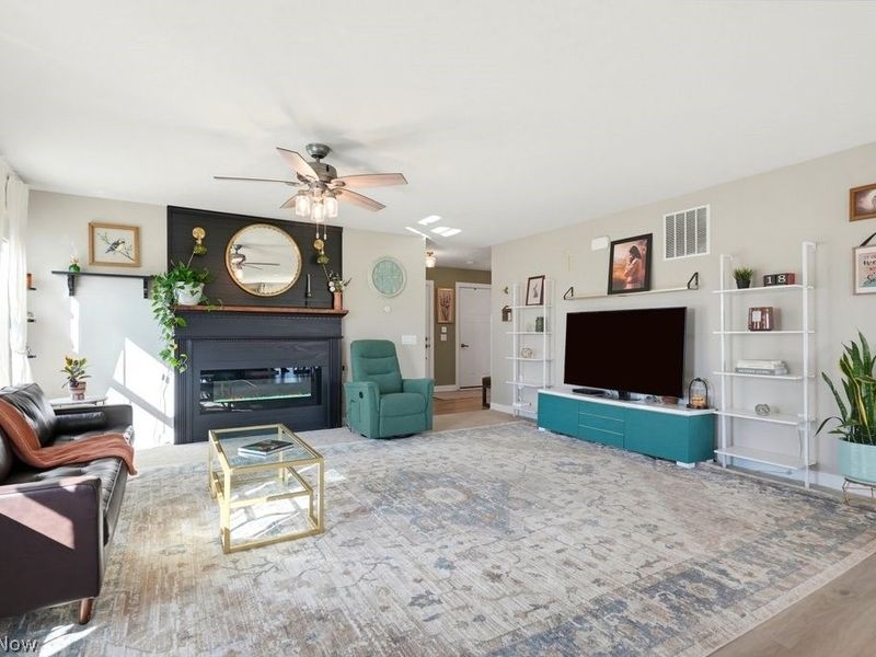 4396 Pioneer Circle SW, Massillon, OH 44646 Photo 4
