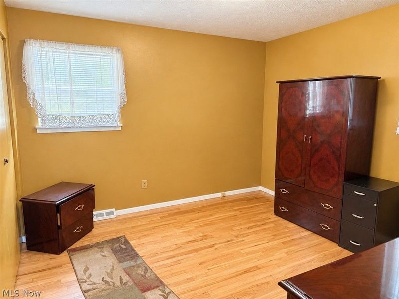 16710 Dynes Avenue, Cleveland, OH 44128 Photo 10