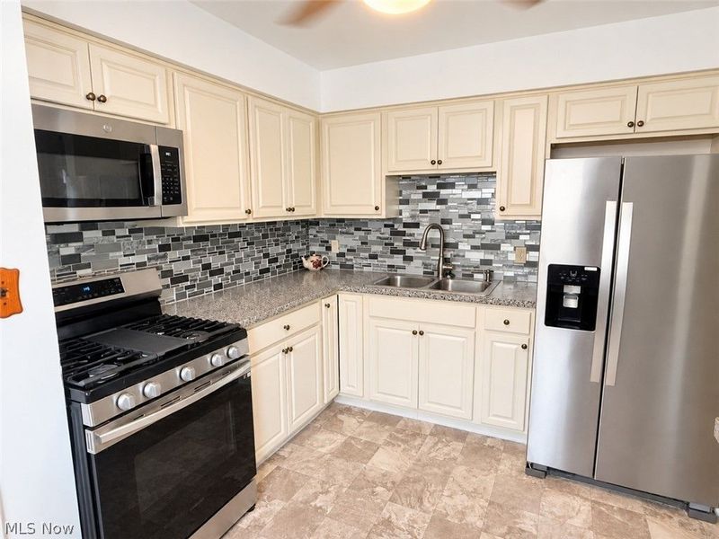 16710 Dynes Avenue, Cleveland, OH 44128 Photo 4