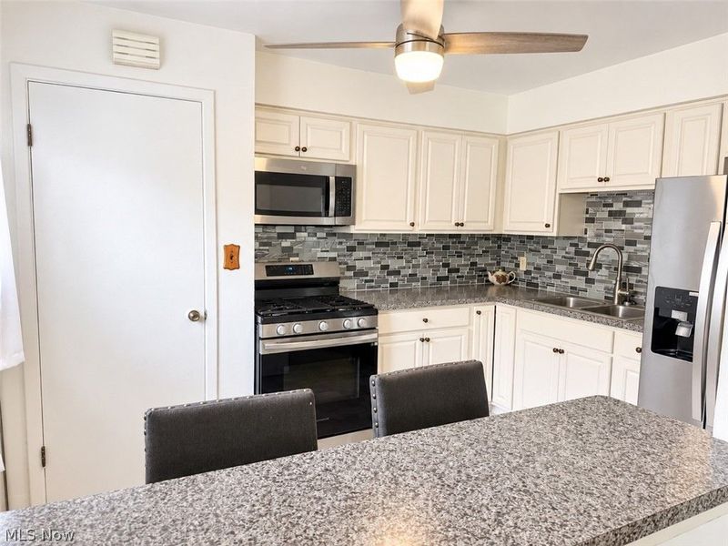 16710 Dynes Avenue, Cleveland, OH 44128 Photo 6