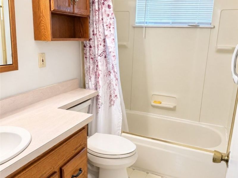 16710 Dynes Avenue, Cleveland, OH 44128 Photo 7