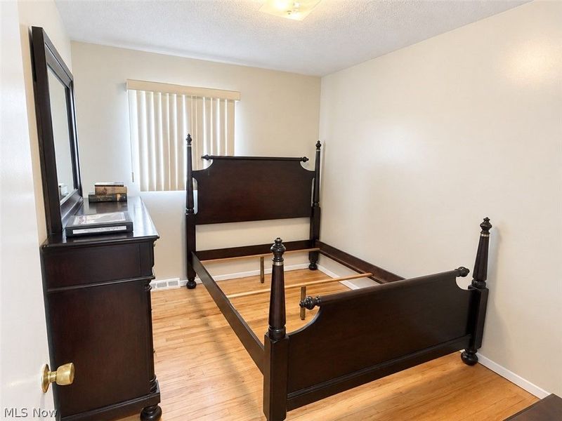 16710 Dynes Avenue, Cleveland, OH 44128 Photo 8