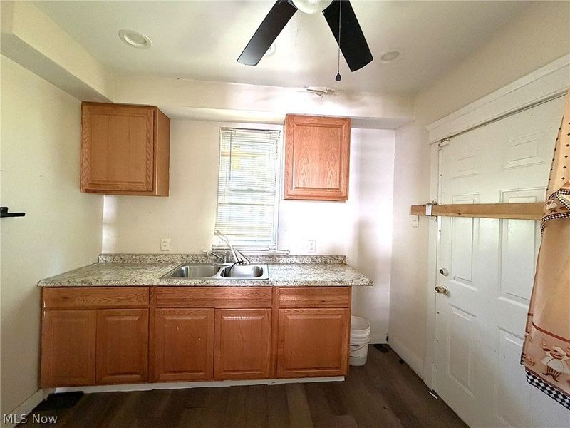 660 E 126th Street, Cleveland, OH 44108 Photo 3