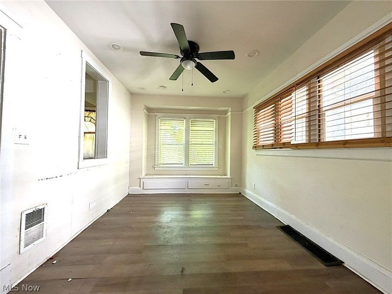660 E 126th Street, Cleveland, OH 44108 Photo 5