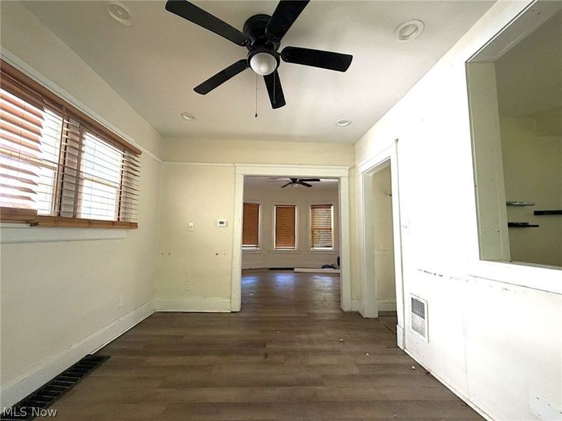 660 E 126th Street, Cleveland, OH 44108 Photo 6