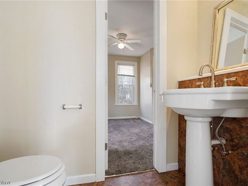 131 W Miller Avenue, Akron, OH 44301 Photo 18