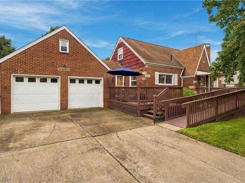 878 Witner Avenue, Akron, OH 44314 Photo 2
