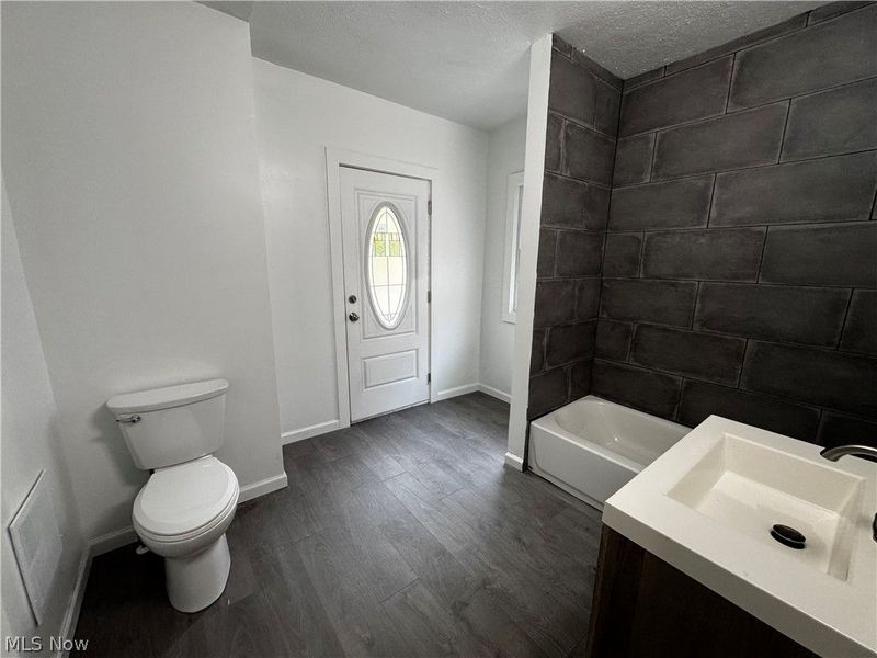 10409 Yale Avenue, Cleveland, OH 44108 Photo 11