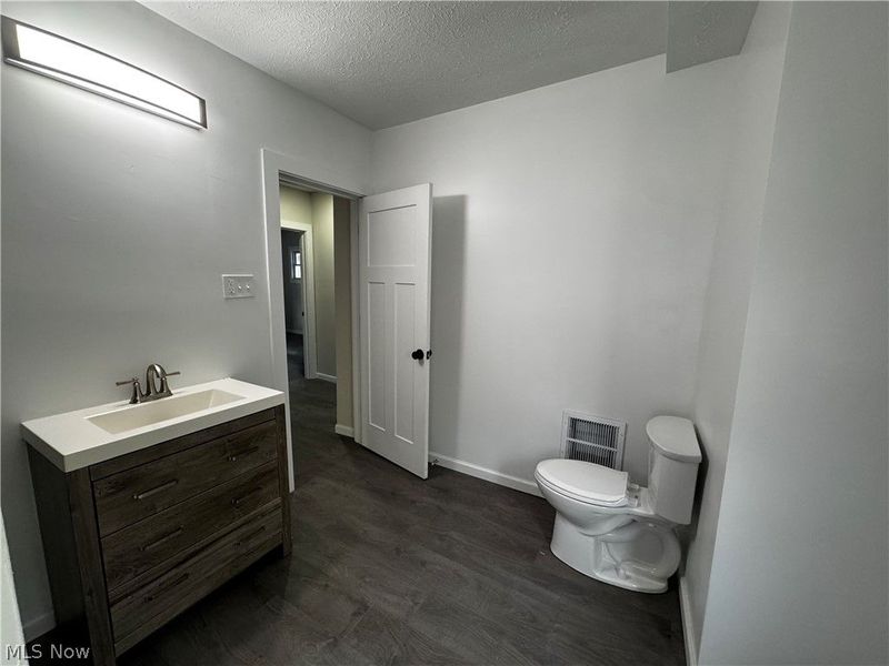 10409 Yale Avenue, Cleveland, OH 44108 Photo 12