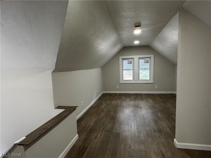 10409 Yale Avenue, Cleveland, OH 44108 Photo 20