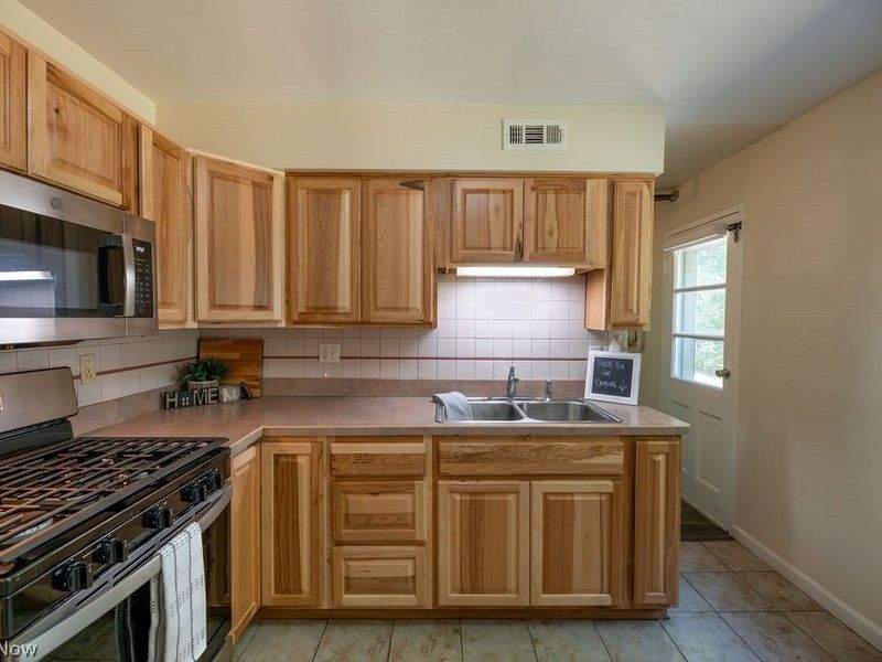 199 Dalepark Drive, Unit 7, Bedford, OH 44146 Photo 6