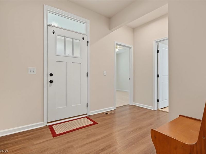 830 Sunrise Circle, Aurora, OH 44202 Photo 3