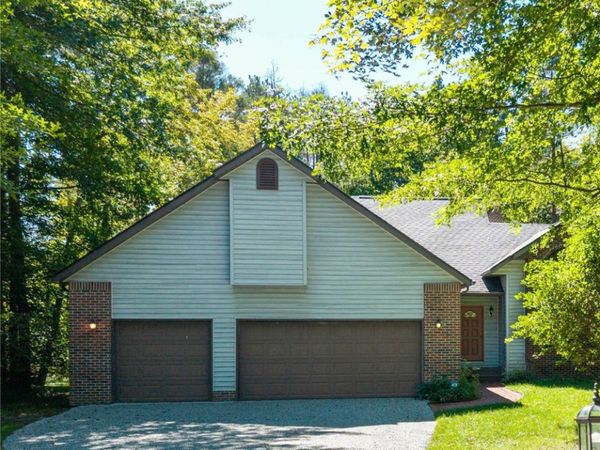 3126 Cliffside Drive , Akron, OH 44321