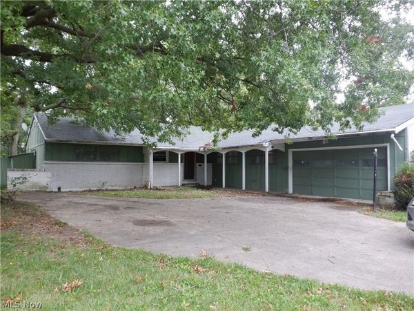 2091 Lee Boulevard, East Cleveland, OH 44112