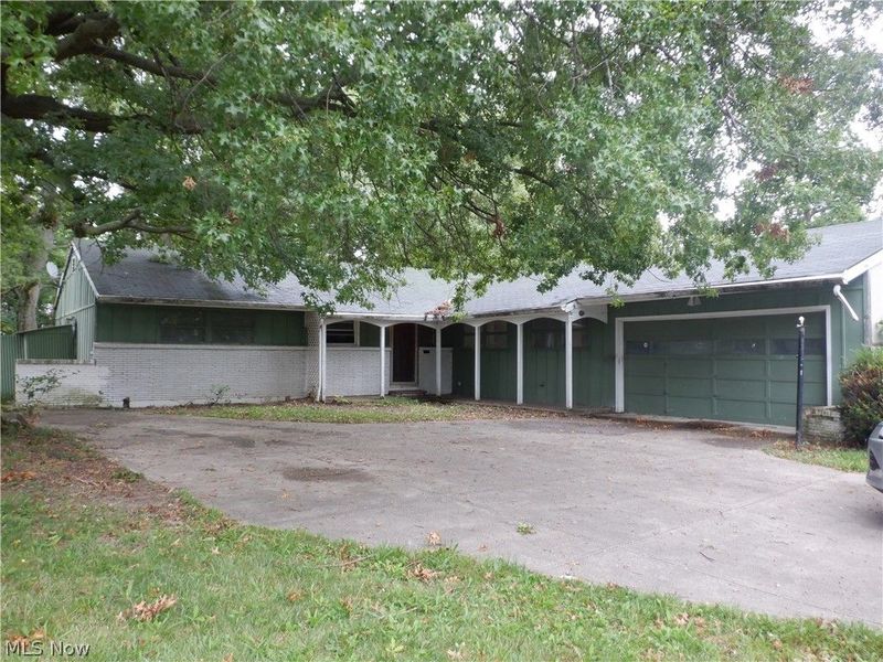 2091 Lee Boulevard, East Cleveland, OH 44112 Photo 1