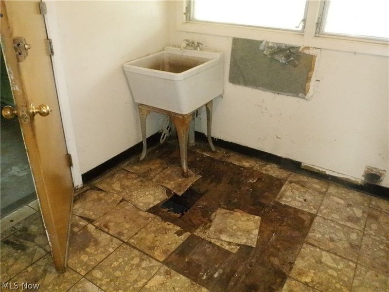 2091 Lee Boulevard, East Cleveland, OH 44112 Photo 15