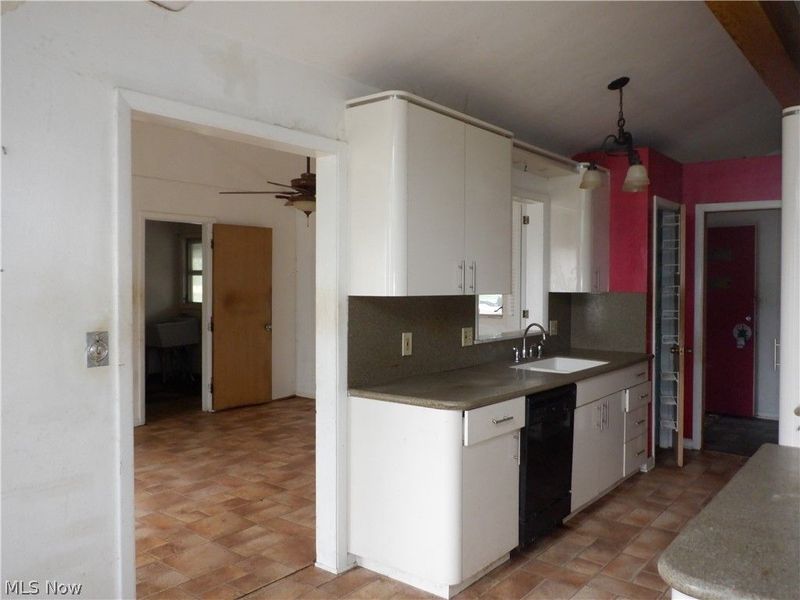 2091 Lee Boulevard, East Cleveland, OH 44112 Photo 9