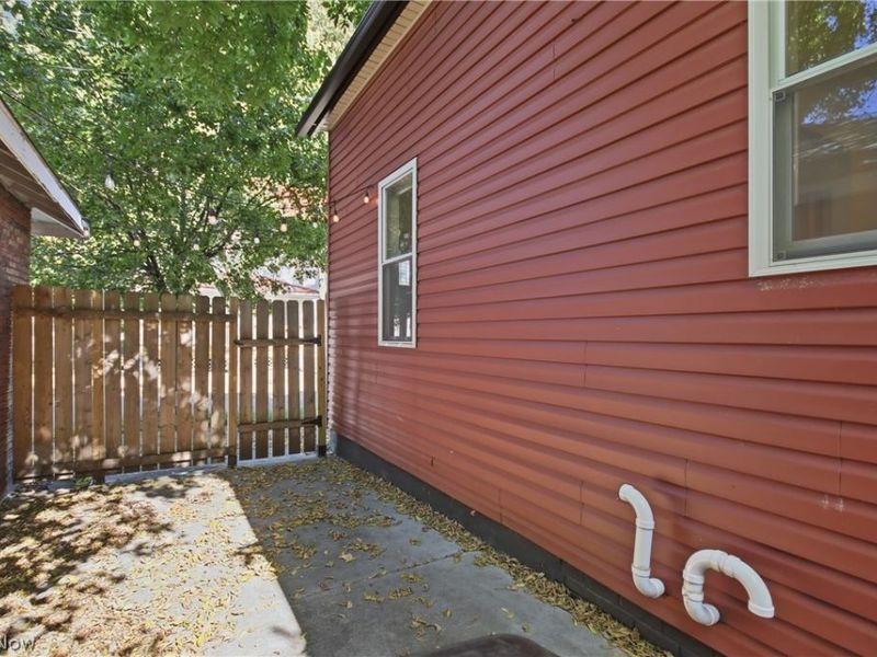 5215 Duke Avenue, Cleveland, OH 44102 Photo 3
