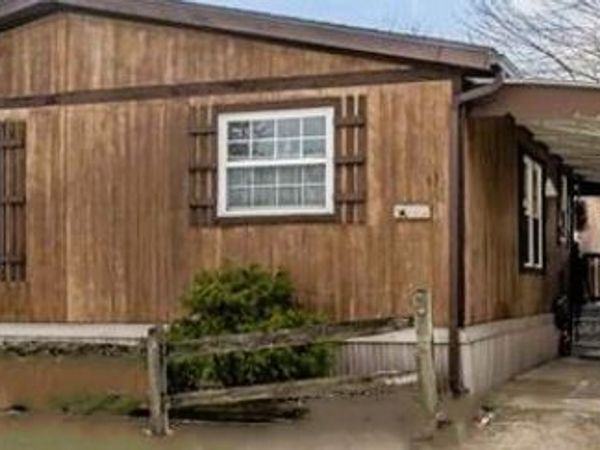 63 Parkway Drive , Olmsted Twp, OH 44138