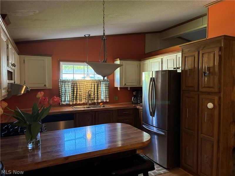 63 Parkway Drive, Olmsted Township, OH 44138 Photo 4