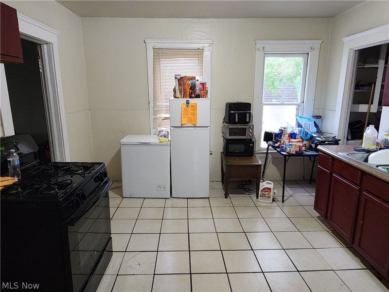 10001 Sophia Avenue, Cleveland, OH 44104 Photo 25