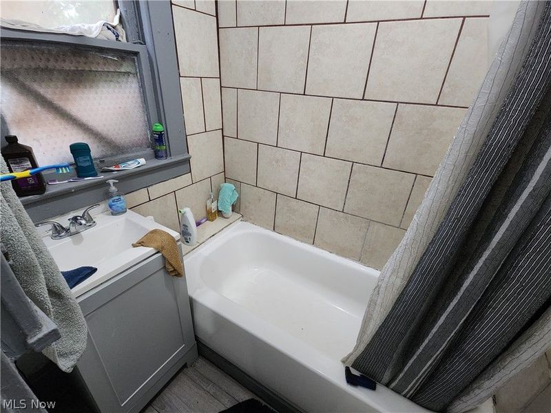 10001 Sophia Avenue, Cleveland, OH 44104 Photo 29