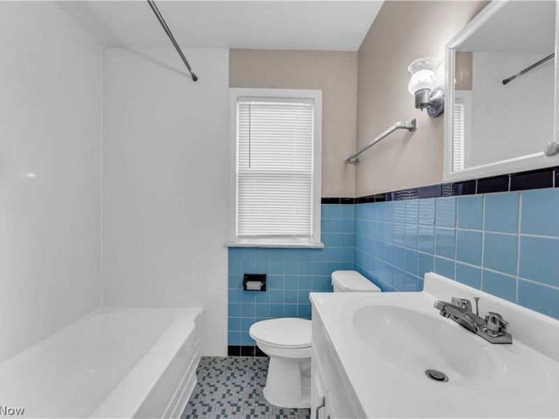 10008 Edgepark Drive, Unit 2/UP, Garfield Heights, OH 44125 Photo 18