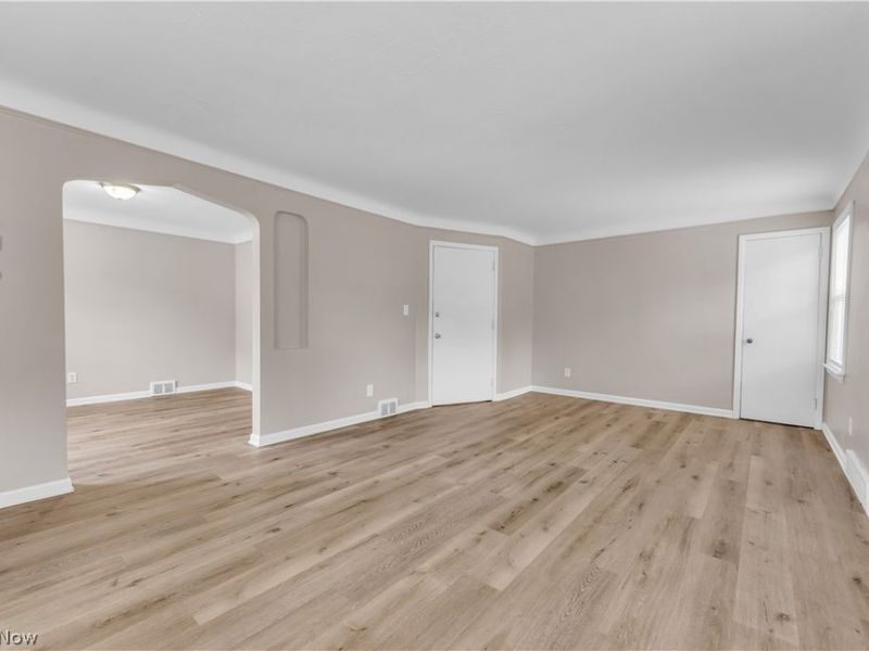 10008 Edgepark Drive, Unit 2/UP, Garfield Heights, OH 44125 Photo 5