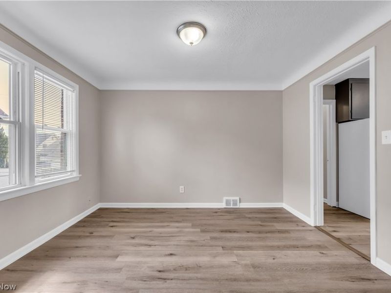 10008 Edgepark Drive, Unit 2/UP, Garfield Heights, OH 44125 Photo 6