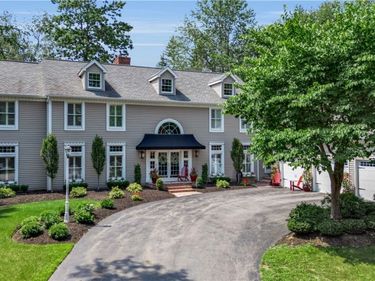 163 Roxbury Park , East Amherst, NY 14051