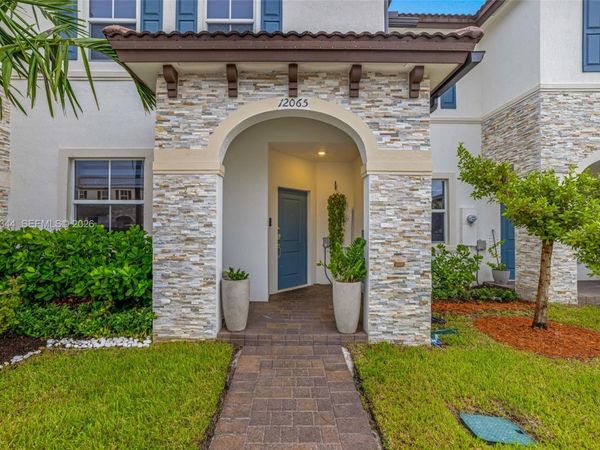 12065 NW 24th Pl, Miami, FL 33167