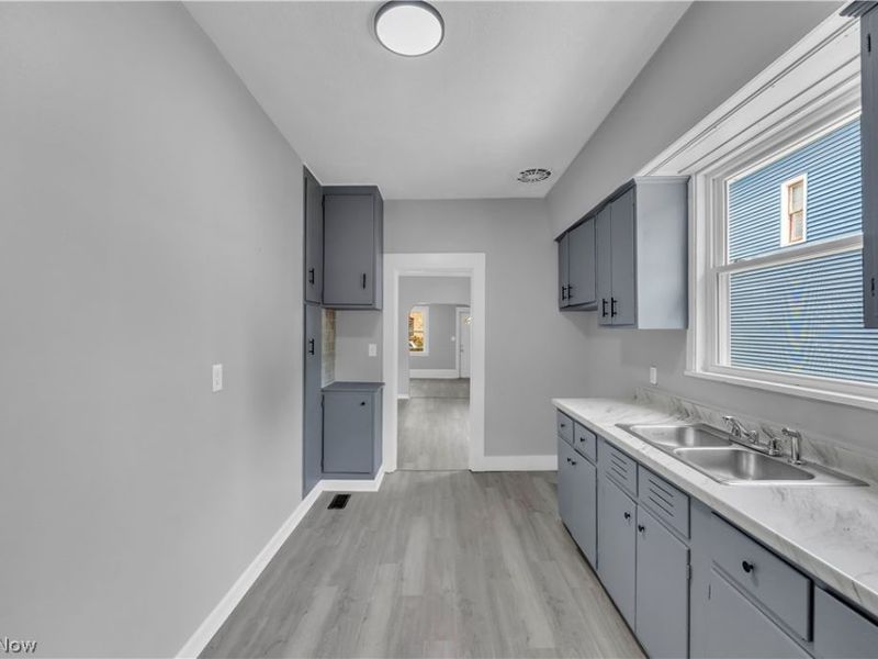 3735 Marvin Avenue, Unit 3735/Front, Cleveland, OH 44109 Photo 13