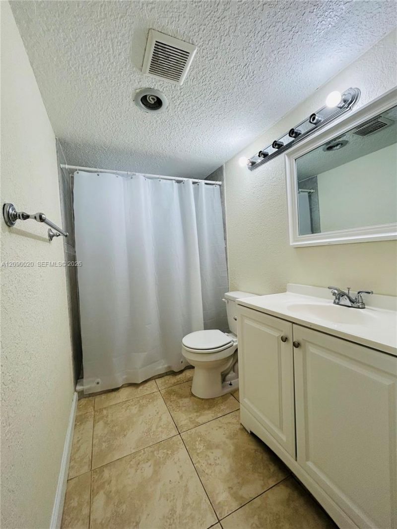 403 NW 68th Ave, Unit 419, Plantation, FL 33317 Photo