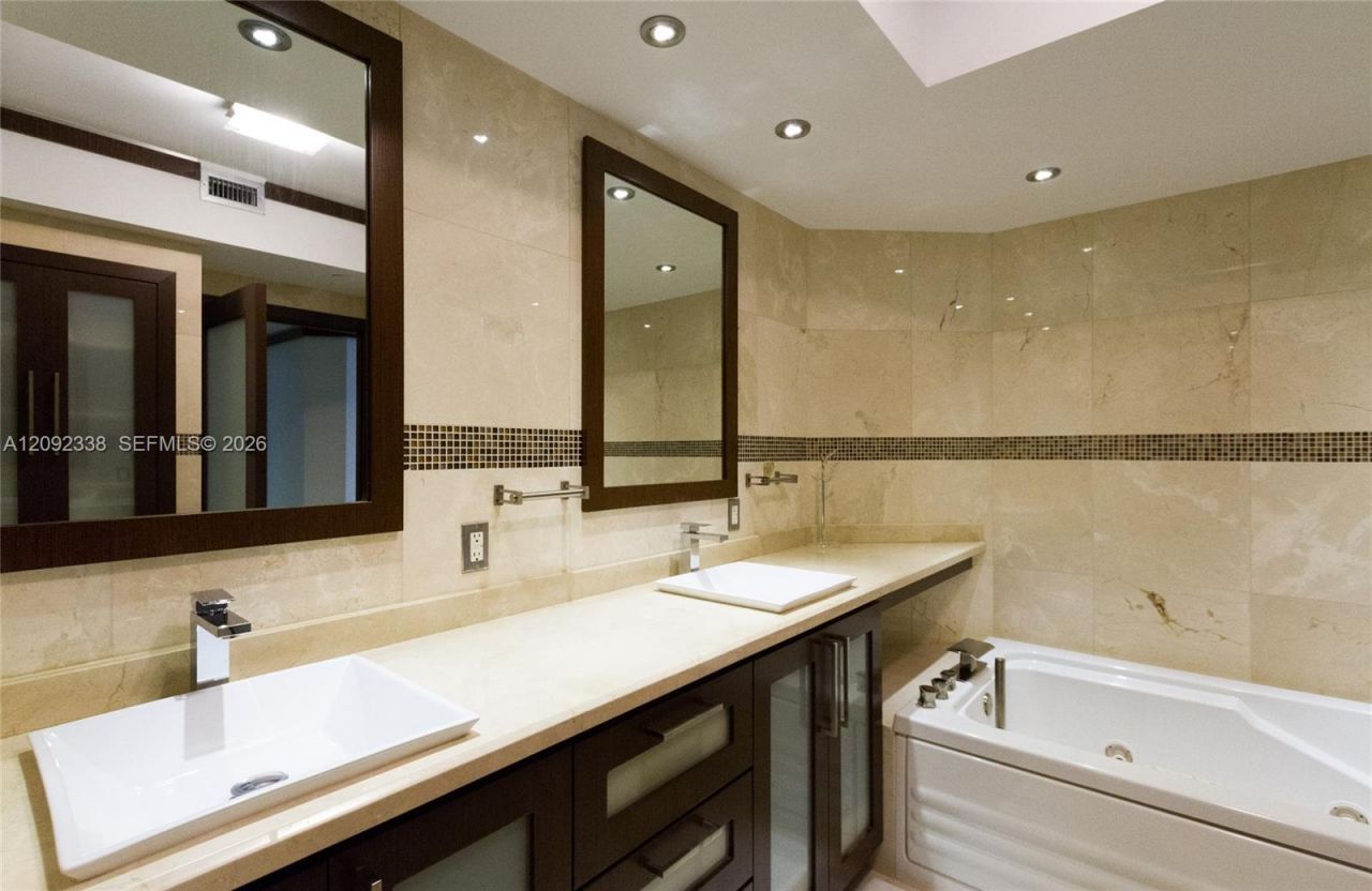 4775 Collins Ave , Unit 1201, Miami Beach, FL 33140 Photo
