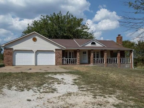 18355 State Highway 32 , Stockton, MO 65785