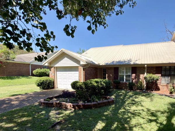 105 Misty Morning Lane, Clinton, MS 39056