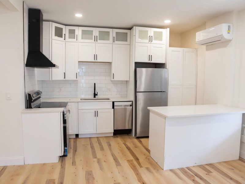 1980 Summit Street , Unit Unit 1, Columbus, OH 43201 Photo 1